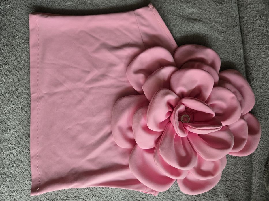 Розов топ много стилен