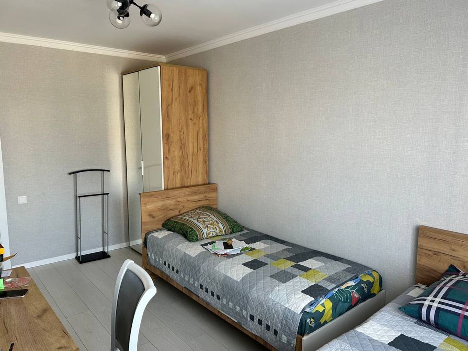 Продам кровати качественный материал б/у