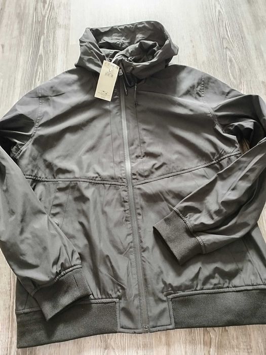 Яке Reserved  ново