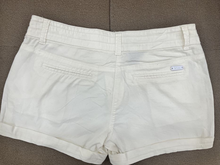 Белые шорты