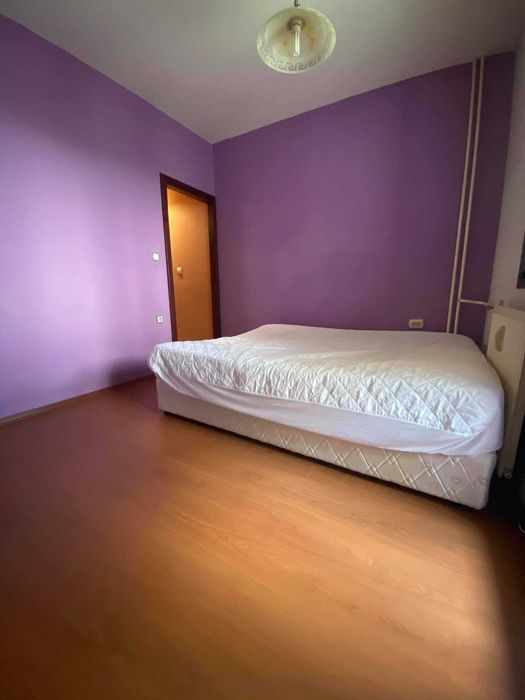 Дава се под наем Тристаен апартамент в Бургас, Славейков - 70 кв.м за 255 € - Снимка #1