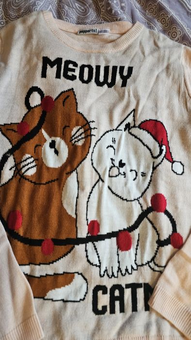 Pulover cu pisici si lumini
