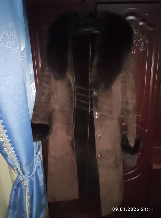 Пальто сотилади женский