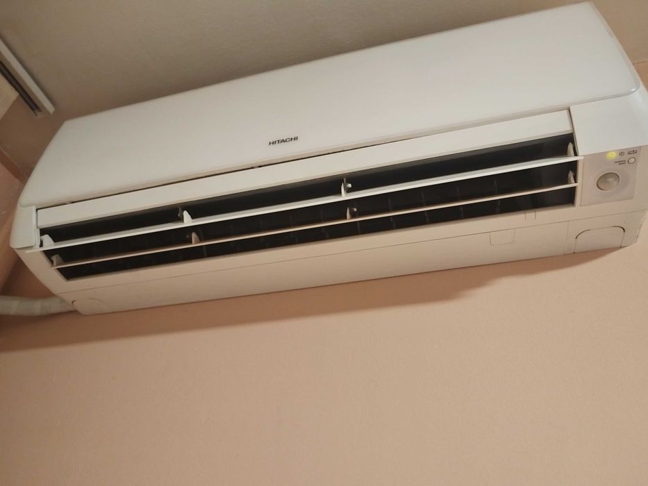 Климатик HITACHI RAK-25 Rxe За Ремонт или за части