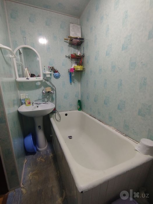 Продаю  2/4/4  в  Мирабадском районе,