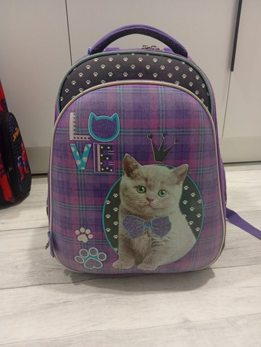 Продам рюкзак для девочки