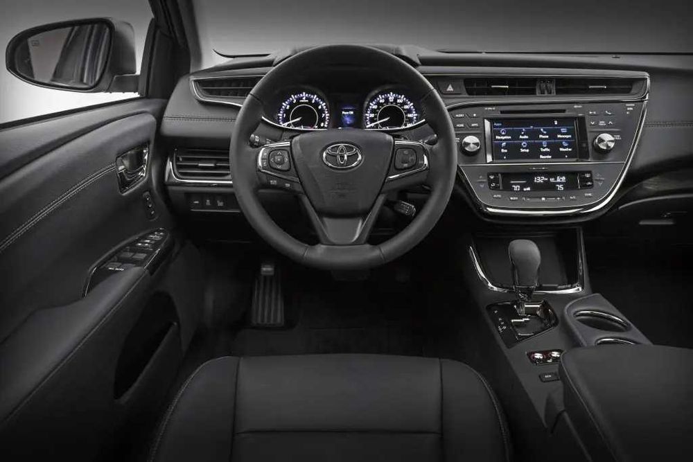 Toyota Avalon Limited 2015 sotiladi