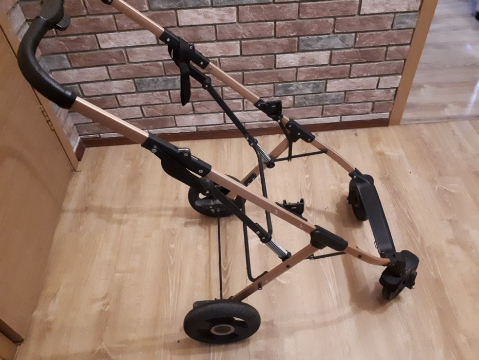 Коляска для новорожденных