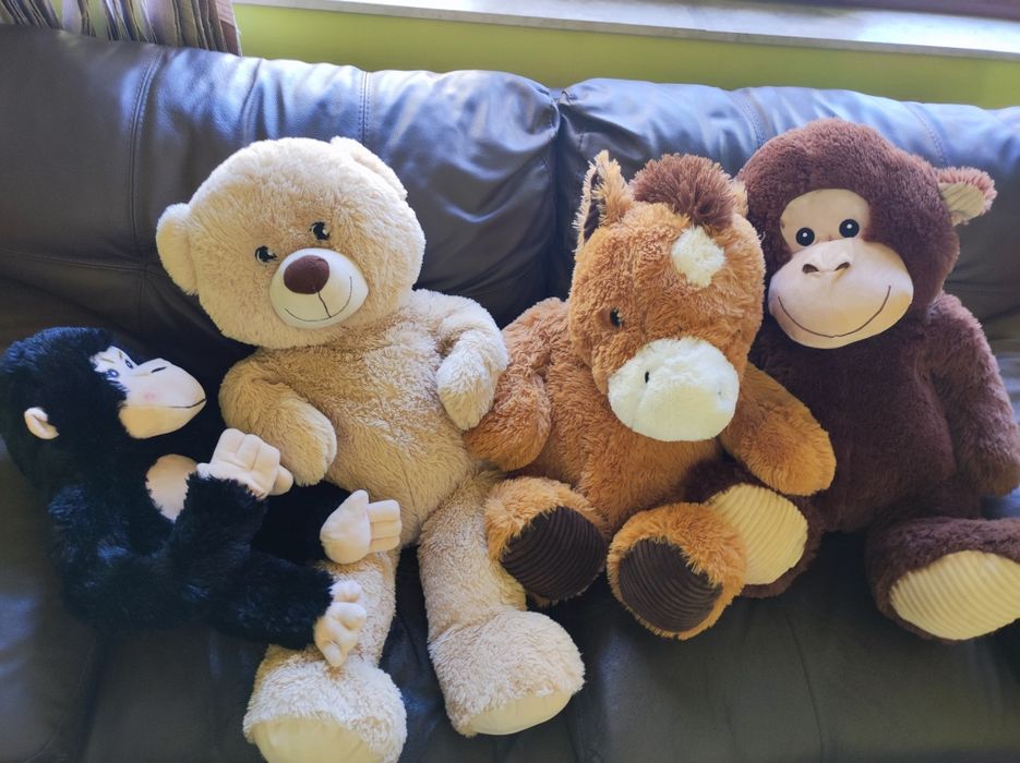 Големи плюшени играчки