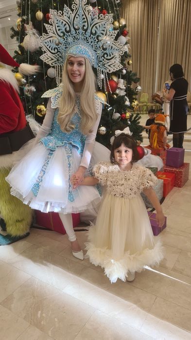 Платье  нарядное девочке 116-120см