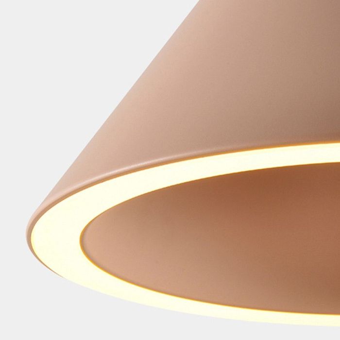 Продам люстры новые