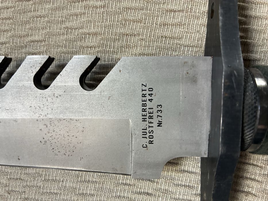 Нож за лов и оцеляване