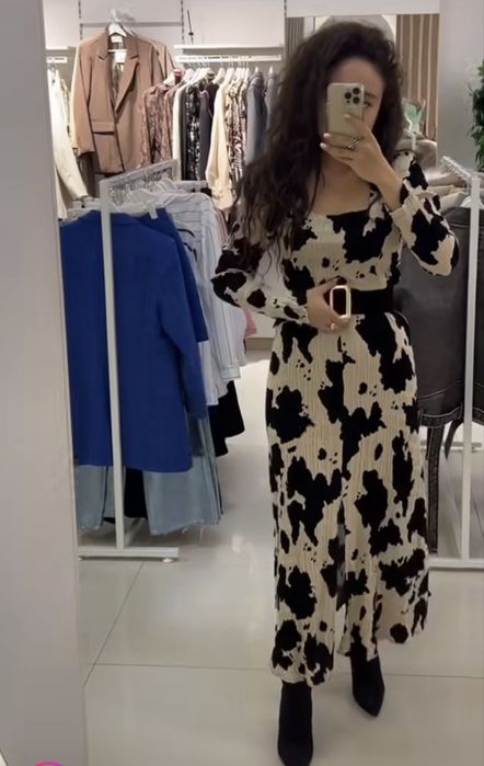 Платье с контрастным принтом