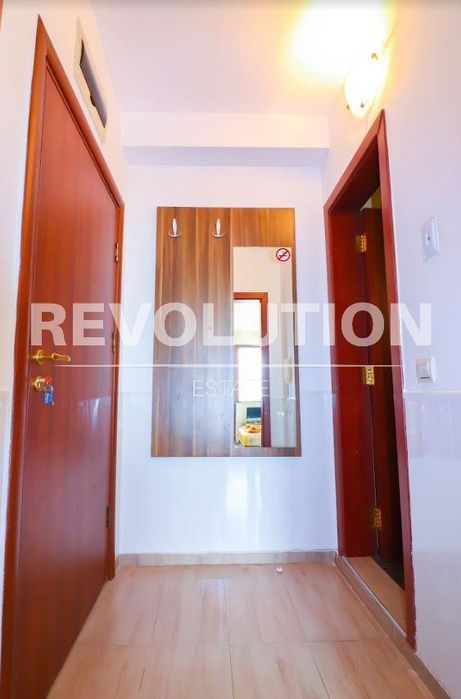 Дава се под наем Едностаен апартамент в к.к. Св.Св. Константин и Елена - 38 кв.м за 298.86 € - Снимка #2