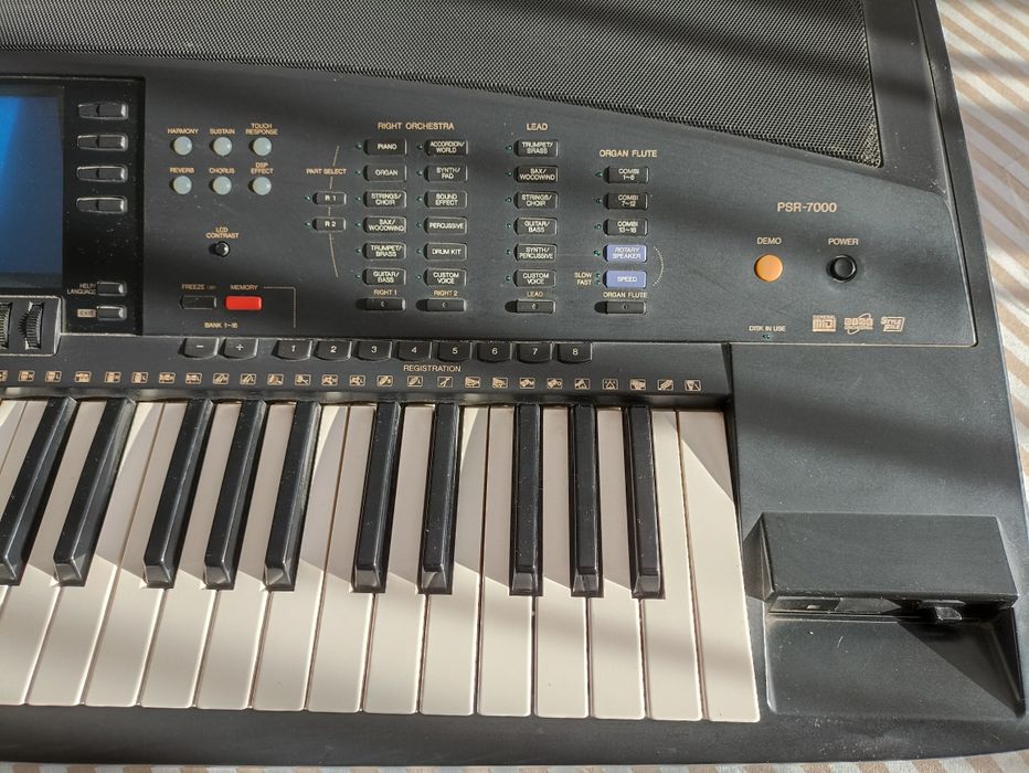 Orga Yamaha PSR-7000