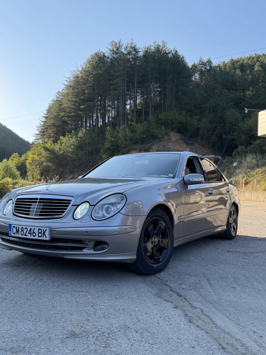 Продавам Mercedes E220