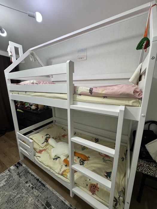 Двухярусная кровать