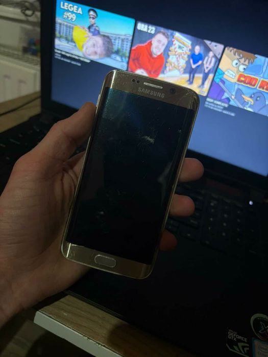Samsung Galaxy S6 Edge Gold – funcțional, sticlă fisurată