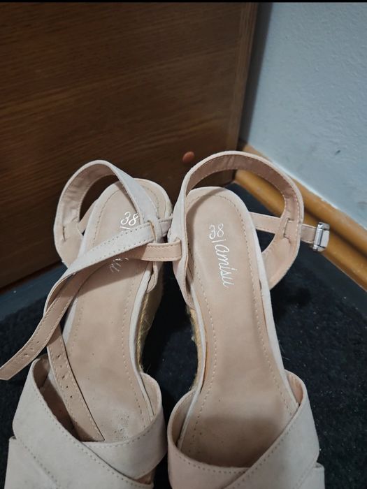 Sandale Amisu in stare foarte buna