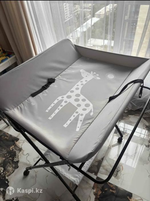 Пеленальный столик