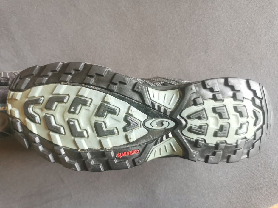 Vând Adidași Salomon negri GoreTex Mărimea 38