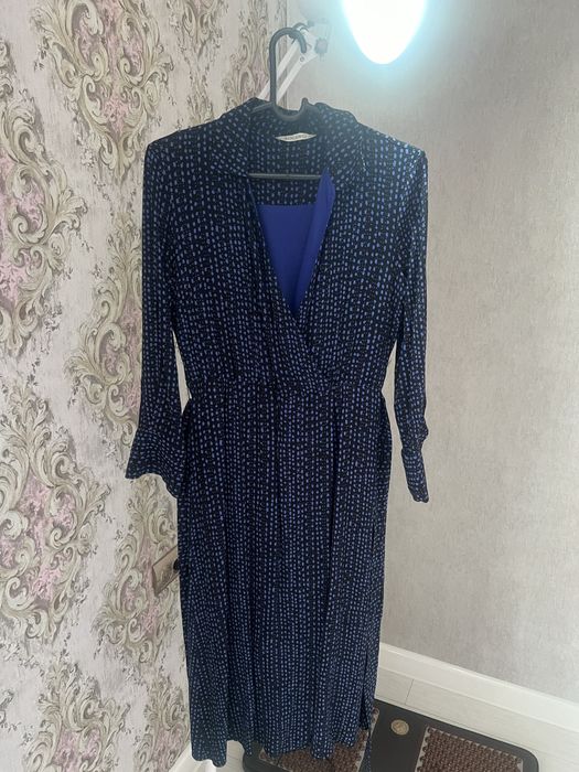 Продаю платье хороших фирм