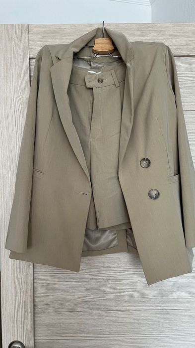 Продам костюм летний