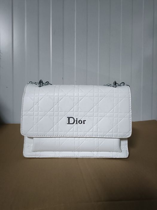 Модели дамски чанти на Dior,Karl ,Guess,Prada