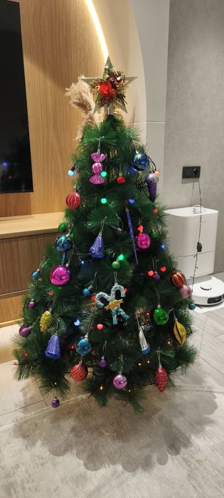 Продается новогодние ёлка