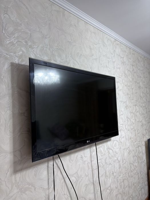 продам телевизор LG