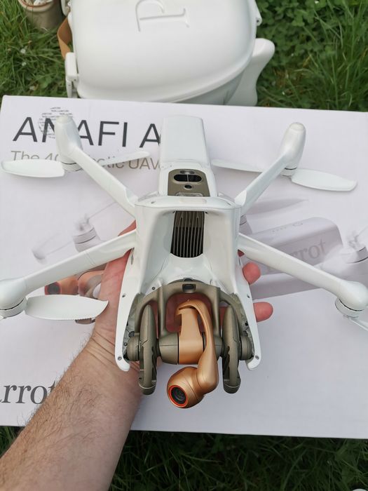 Drona Parrot Anafi Ai  4G Robotic UAV  + ipad mini 6