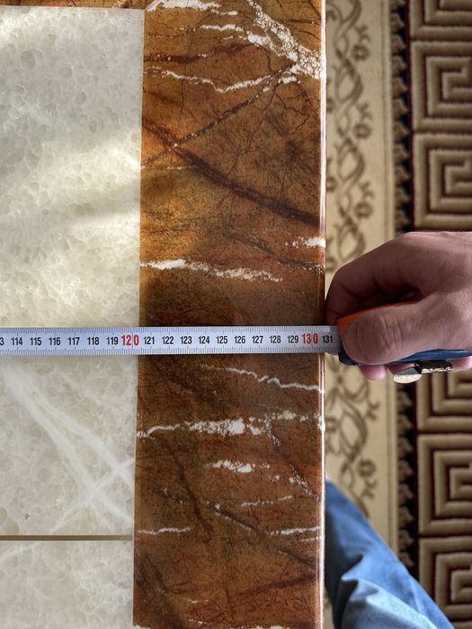 Мраморный стол в гостинную