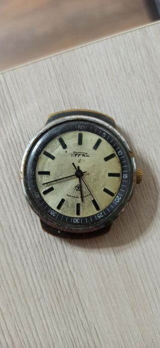 Продам настольные часы.