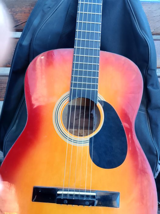 Гитару продам хорошыя