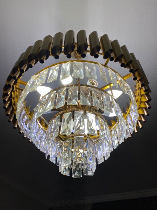 Люстра для зала б/у