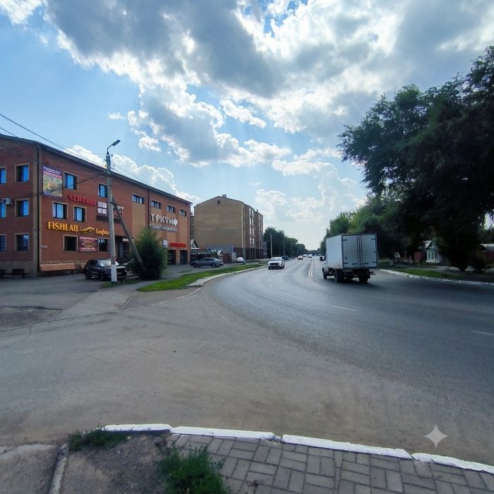Продам дом угловой 10 соток