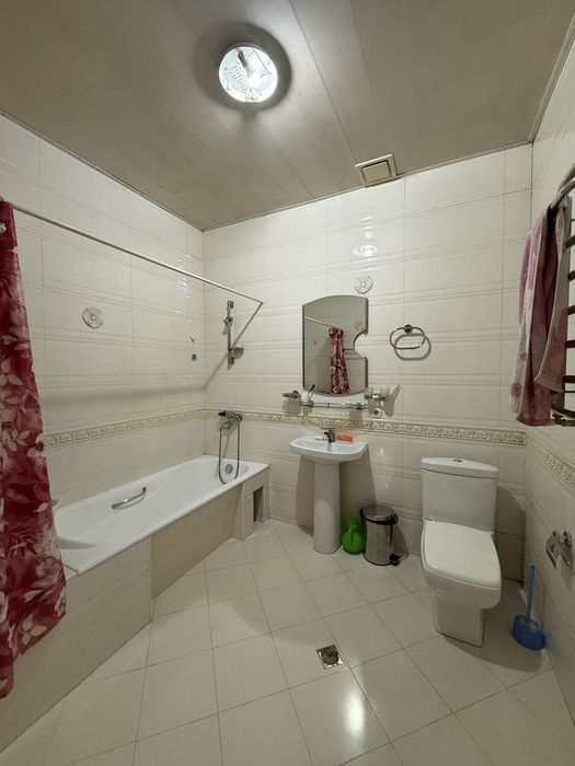 Охунбобевда 6 сотоклик евро ховли сотилади