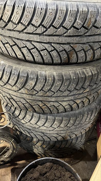 колеса зимние ( шипованные ) четыре колеса