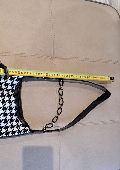 Нова мини дамска чанта от текстил и еко кожа.