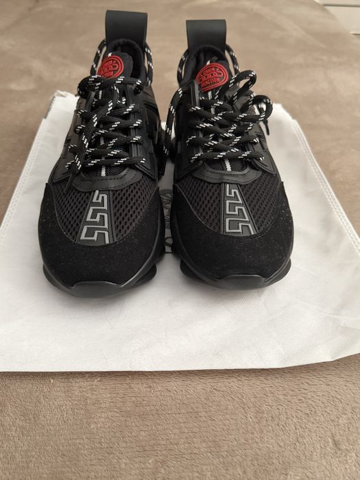 Adidasi Versace chain reaction