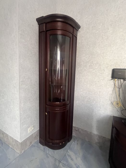 продам серван с тумбой под тв