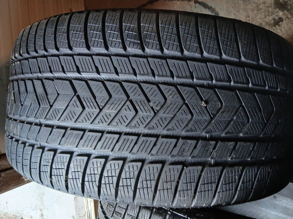 Anvelope iarna 325/35/R 22