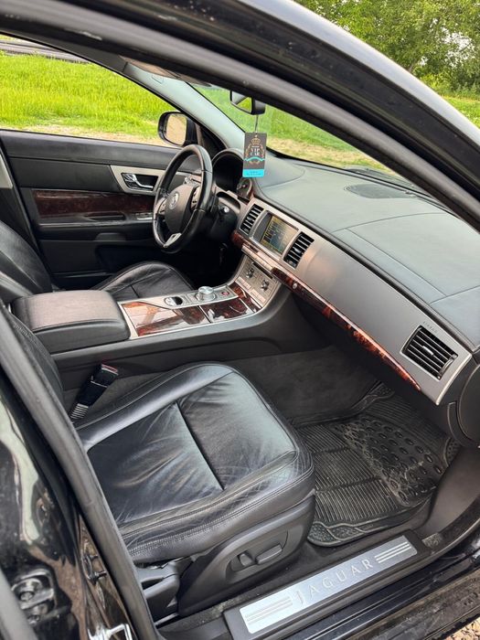 Vand /Schimb Jaguar XF 3.0 D an 2011 Euro5 Proprietar