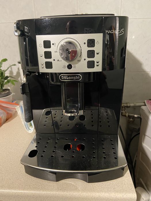 Кафемашина De longhi Magnifica,много добро състояние!