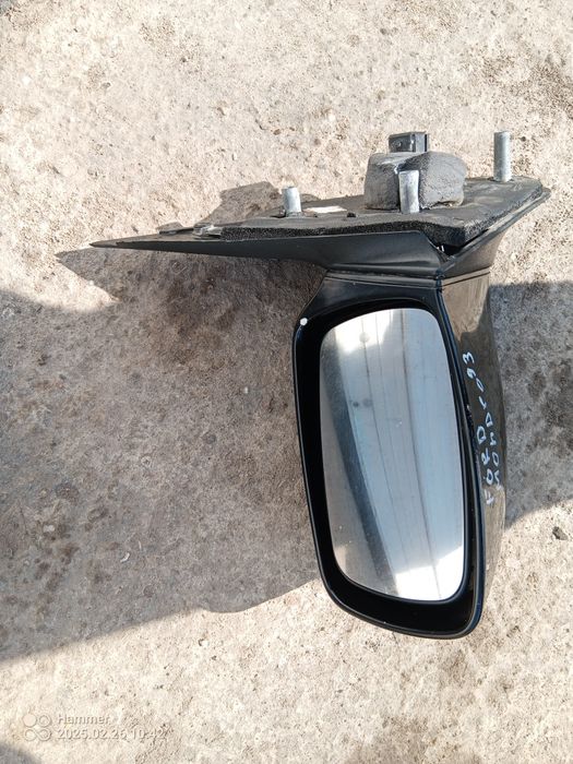 Продавам ляво електрическо огледало за ford mondeo 95-та година