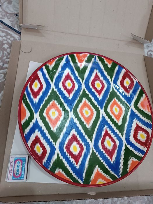 Ляган, выполненный Риштанскими гончарами