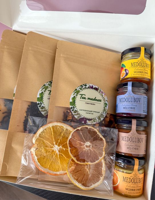 Подарочный набор чая и меда