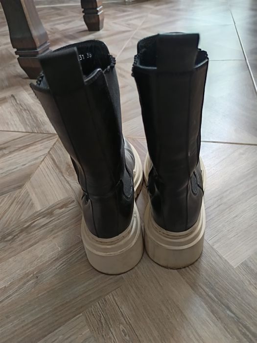 Боти от естествена кожа