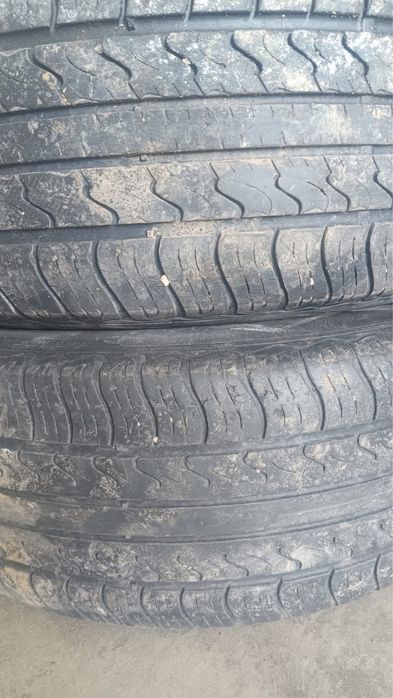 Продам резину комплект 40.000 тг
