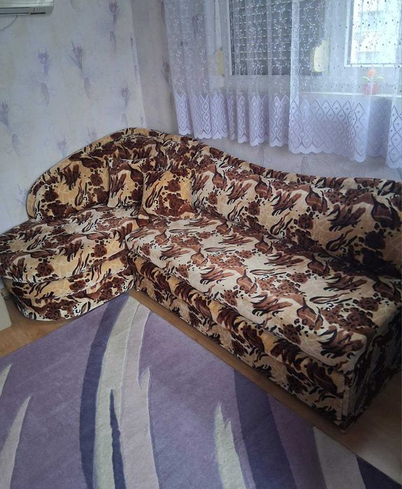 Разтегателен ъглов диван